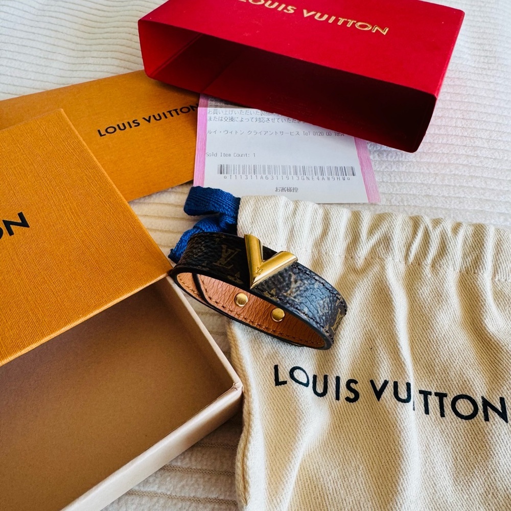 Louis Vuitton Monogram Brown Essential V Bracelet with Gold Accents size 15 - Picture 7 of 15